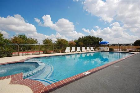 фото отеля BEST WESTERN PLUS Inn of Brenham
