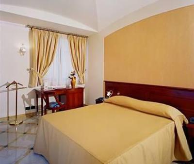 фото отеля Ypsigro Palace