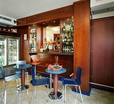 фото отеля Ypsigro Palace