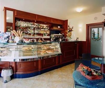фото отеля Ypsigro Palace