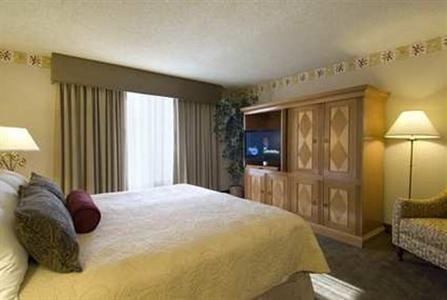 фото отеля Embassy Suites Hotel Palm Desert Resort