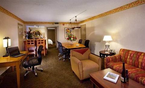 фото отеля Embassy Suites Hotel Palm Desert Resort