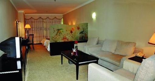 фото отеля Jianghe Hotel Guangzhou
