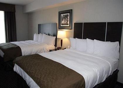 фото отеля Quality Inn & Suites Petawawa