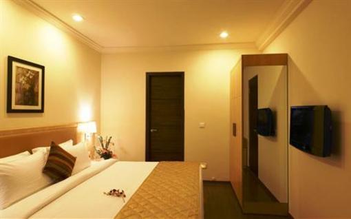 фото отеля Royal Orchid Suites