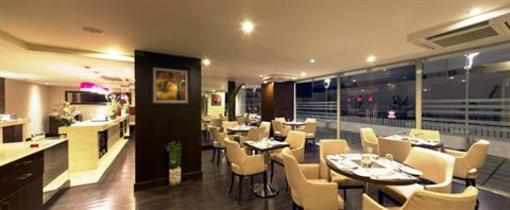 фото отеля Royal Orchid Suites
