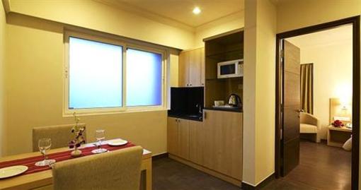 фото отеля Royal Orchid Suites