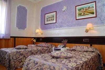 фото отеля Benny Hotel
