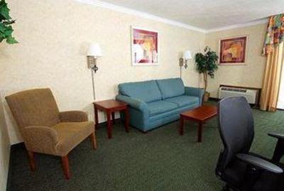 фото отеля Best Western InnSuites Hotel Albuquerque Airport