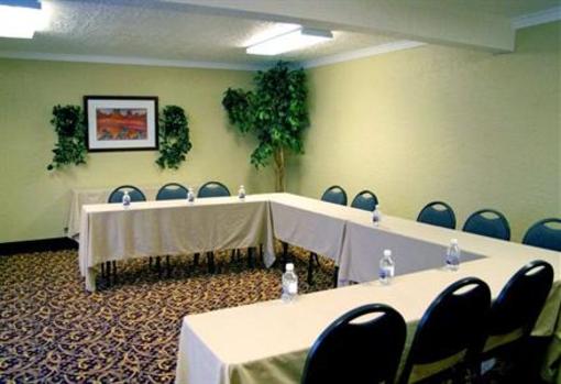 фото отеля Best Western InnSuites Hotel Albuquerque Airport