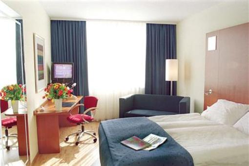 фото отеля Ramada Encore Geneva Hotel