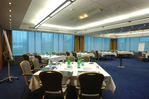 фото отеля Ramada Encore Geneva Hotel