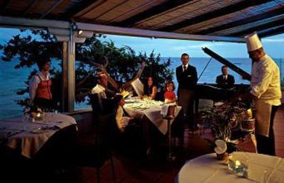 фото отеля Forte Village Resort Royal Pineta