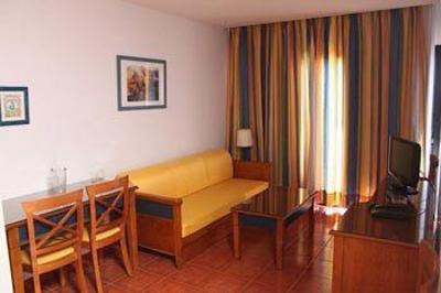 фото отеля Apartamentos Amadores Beach