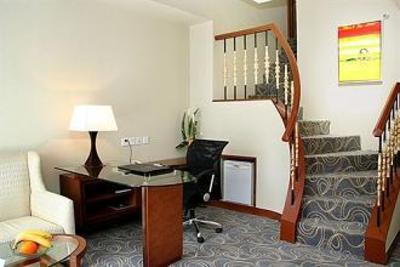 фото отеля Jianguo Hotel Beijing