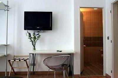 фото отеля Dahlia Inn Hotel Prague