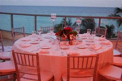 фото отеля Doubletree Ocean Point Resort Sunny Isles Beach