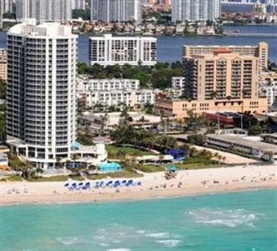 фото отеля Doubletree Ocean Point Resort Sunny Isles Beach