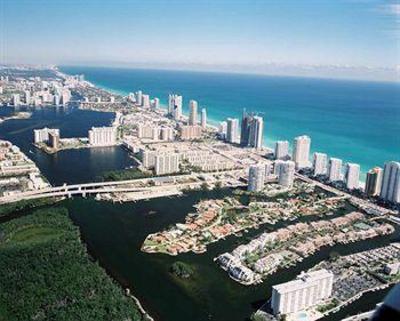 фото отеля Doubletree Ocean Point Resort Sunny Isles Beach