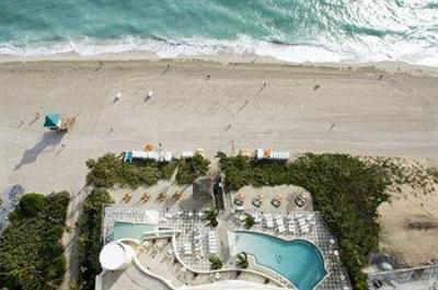 фото отеля Doubletree Ocean Point Resort Sunny Isles Beach