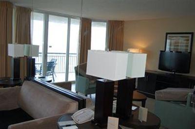 фото отеля Doubletree Ocean Point Resort Sunny Isles Beach