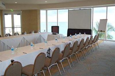 фото отеля Doubletree Ocean Point Resort Sunny Isles Beach