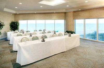 фото отеля Doubletree Ocean Point Resort Sunny Isles Beach