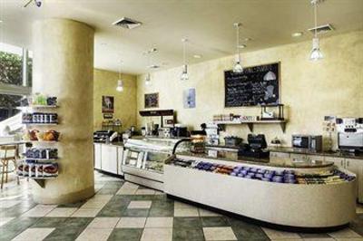 фото отеля Doubletree Ocean Point Resort Sunny Isles Beach
