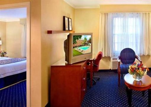 фото отеля Courtyard Boston Danvers