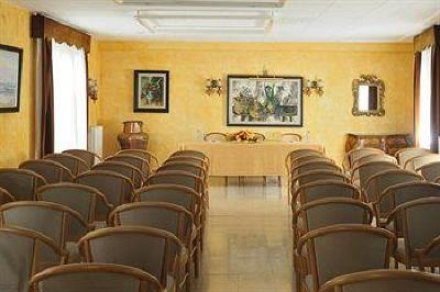 фото отеля Hotel Pirineos