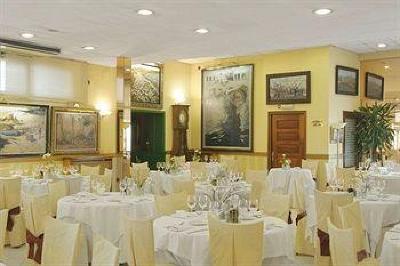 фото отеля Hotel Pirineos
