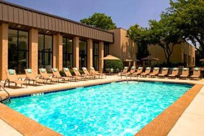 фото отеля Sheraton Milwaukee Brookfield Hotel