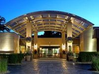 Sheraton Milwaukee Brookfield Hotel