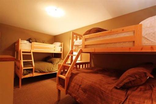 фото отеля Pinnacle Ridge Chalets by Fernie Central Reservations