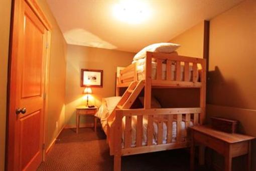 фото отеля Pinnacle Ridge Chalets by Fernie Central Reservations