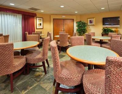 фото отеля Holiday Inn Express Madera
