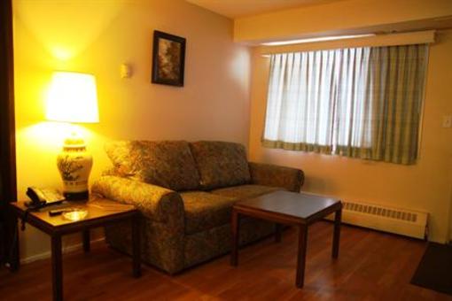фото отеля Shannon Motel Fort Nelson