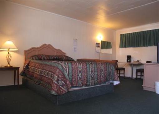 фото отеля Shannon Motel Fort Nelson