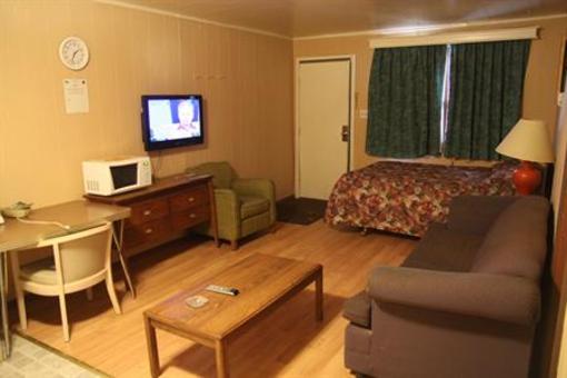 фото отеля Shannon Motel Fort Nelson