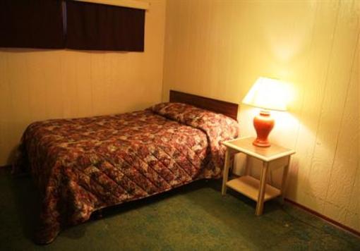 фото отеля Shannon Motel Fort Nelson