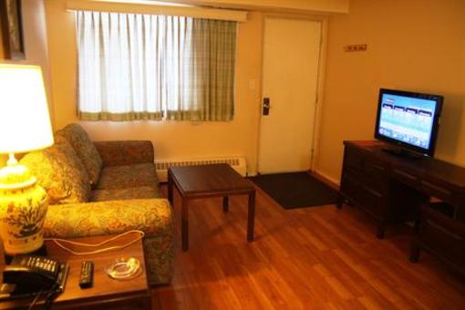 фото отеля Shannon Motel Fort Nelson