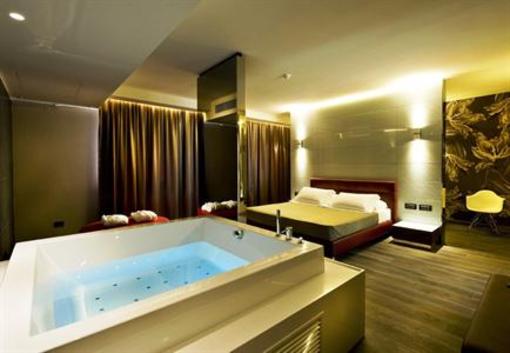 фото отеля Viola Mhotel