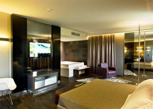 фото отеля Viola Mhotel