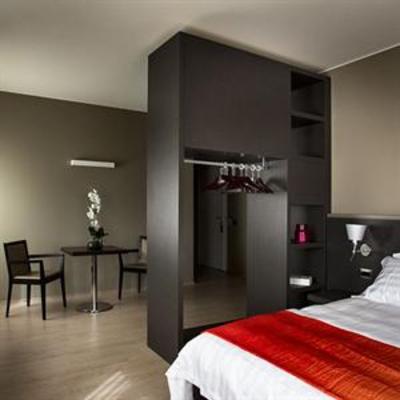 фото отеля Zara Rooms and Suites