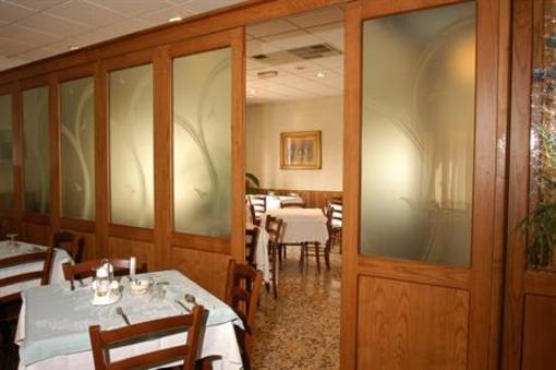 фото отеля Hotel Molteni Veduggio con Colzano