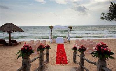 фото отеля Long Beach Resort Phu Quoc