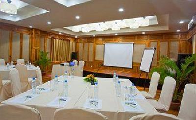 фото отеля Long Beach Resort Phu Quoc
