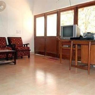фото отеля Manoram View Hotel Naukuchiatal