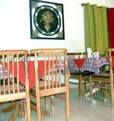 фото отеля Manoram View Hotel Naukuchiatal