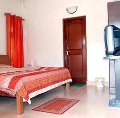 фото отеля Manoram View Hotel Naukuchiatal